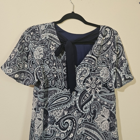 Dex Patterned Bow Shift Dress - Picture 3 of 6